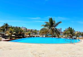 Foto de inmueble en Paseo de la isla, Col. Las Varas C.P. 82100, Mazatlán
