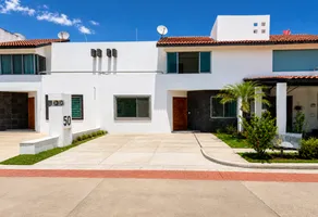 Foto de inmueble en San Rafael #50, Col. Hacienda Esmeralda C.P. 86143, Centro