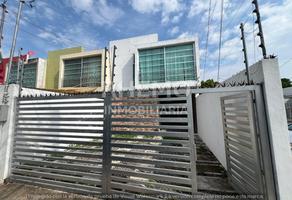 Foto de inmueble en Cerca de Cuauhtemoc, Ruiz Cortines, Tuxpan, Ver., Col. Adolfo Ruiz Cortines C.P. 92880, Tuxpan