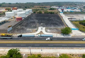 Foto de inmueble en Carretera Paso del toro Santafe #1, Col. Delfino Victoria (Santa Fe) C.P. 91690, Veracruz
