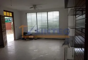 Foto de inmueble en Calle Azueta #103, Col. Manuel Ávila Camacho C.P. 93220, Poza Rica de Hidalgo
