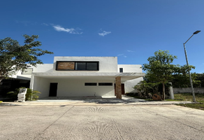 Foto de inmueble en calle 12, Col. Centro Hunucmá C.P. 97350, Hunucmá
