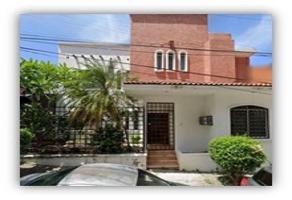 Foto de inmueble en JOSE GUADALUPE POSDAS #215, Col. Bugambilias C.P. 96538, Coatzacoalcos
