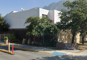 Foto de inmueble en Los Almendros, Col. Rincón de las Huertas C.P. 66362, Santa Catarina