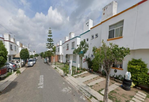 Foto de inmueble en Avenida Mercedarios, Col. Misión de Santa Cruz C.P. 76804, San Juan del Río