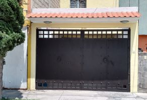 Foto de inmueble en AV.  CIRCUITO ORIENTE, Col. Hacienda Real de Tultepec C.P. 54987, Tultepec