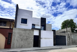 Foto de inmueble en Jardines del Rubi, 22637 Tijuana, B.C., Col. Jardines del Rubí C.P. 22637, Tijuana