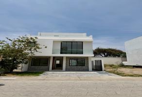 Foto de inmueble en Av. Paseo del Nte. 3322, Parques Vallarta, 45019 Zapopan, Jal. #3322, Col. Santillana Parque Residencial C.P. 45019, Zapopan