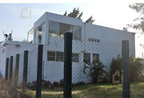 Foto de inmueble en Casa y Terreno en Venta en Alvarado Veracruz, Frente al Mar, con Patio Interno y Externo, Terraza, J, Col. Anton Lizardo C.P. 95269, Alvarado