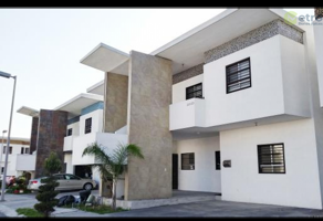 Foto de inmueble en Av. Céntrika Principal 2401-2 Sector, Centrika, 64520 Monterrey, N.L., Col. Centrika Crisoles C.P. 64520, Monterrey