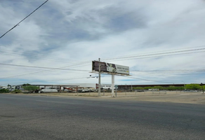 Foto de inmueble en Avenida Alvaro Obregon, Col. Burócrata C.P. 83450, San Luis Río Colorado