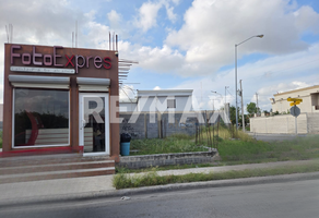 Foto de inmueble en Av. Casa Blanca, Col. Quinta Real C.P. 87345, Matamoros
