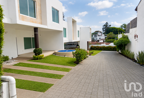 Foto de inmueble en Av. Central #497, Col. Lomas de Atzingo C.P. 62180, Cuernavaca