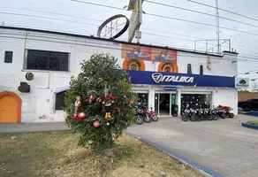 Foto de inmueble en Av. Central esq 4 poniente #SIN NUMERO , Col. Valle de Oro C.P. 76803, San Juan del Río