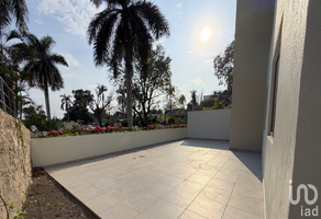 Foto de inmueble en Av. Cuauhtemoc #233, Col. Chapultepec C.P. 62360, Cuernavaca