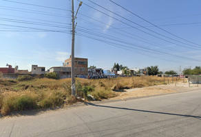 Foto de inmueble en Av. de los Robles, Col. Galaxia Bonito Jalisco C.P. 45683, El Salto