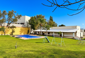 Foto de inmueble en Av. Dr. Angel Leaño, Col. Los Robles C.P. 45134, Zapopan
