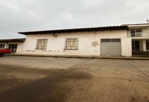 Foto de inmueble en Avenida Emilio Carranza, Col. Uruapan Centro C.P. 60000, Uruapan