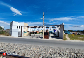 Foto de inmueble en Av. Ferrocarril, Col. Espíritu Santo C.P. 76803, San Juan del Río