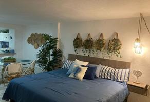 Foto de inmueble en av francisco medina ascencio, Col. Marina Vallarta C.P. 48335, Puerto Vallarta