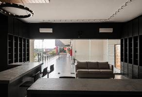 Foto de inmueble en Av. Juan Gil Preciado, Col. Campestre Los Robles C.P. 45134, Zapopan