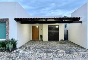 Foto de inmueble en Av. La Paz, Col. San Antonio Tlayacapan C.P. 45922, Chapala