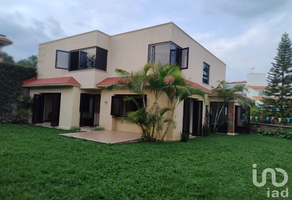 Foto de inmueble en Av. Lomas del Tzompantle, Col. Lomas de Ahuatlán C.P. 62130, Cuernavaca