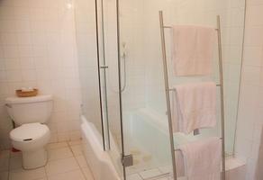Foto de inmueble en av miguel hidalgo, Col. Jardines de Ahuatepec C.P. 62305, Cuernavaca