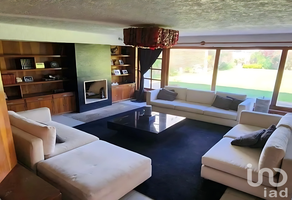 Foto de inmueble en Av. Pablo Neruda #4232, Col. Colinas de San Javier C.P. 45110, Zapopan