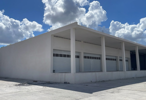 Foto de inmueble en Ave. Pedro Cardenas, Col. Central Mercado de Abastos C.P. 87399, Matamoros
