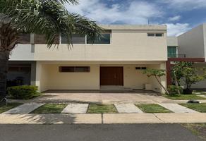 Foto de inmueble en Av Valle de San Isidro, Col. San Isidro C.P. 44740, Guadalajara