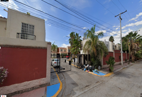 Foto de inmueble en Cda. San Carlos, Amistad, 27054 Torreón, Coah., Col. Rincón de los Nogales C.P. 27054, Torreón