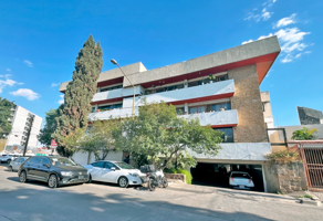 Foto de inmueble en Av. de los Arcos, Jardines del Bosque, Guadalajara, Jal., Col. Palacio de Gobierno Del Estado de Jalisco C.P. 44009, Guadalajara