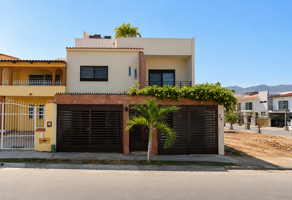 Foto de inmueble en Lago Superior 226, Fovissste 100, Fluvial Vallarta, 48312 Puerto Vallarta, Jal. #s/n, Col. Residencial Fluvial Vallarta C.P. 48312, Puerto Vallarta