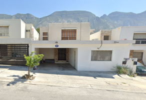 Foto de inmueble en Av Mitras 1009, Mision de Santa Catarina 3er Sector Diamante, 66360 Cdad. Santa Catarina, N.L., Col. Misión Santa Catarina C.P. 66360, Santa Catarina