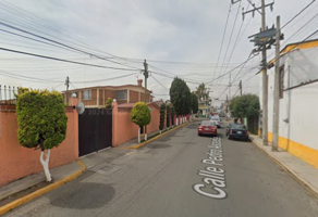 Foto de inmueble en Calle Pedro Ascencio 112, Santa Cruz, 52149 Metepec, Méx. #112, Col. San Isidro Residencial C.P. 52149, Metepec