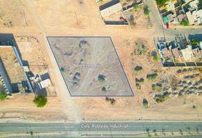 Foto de inmueble en Calz. Robledo Industrial, Mexicali, B.C., Col. Los Encinos C.P. 21384, Mexicali