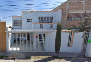 Foto de inmueble en Barra de Navidad 30, Jardines de Santa Clara, 55430 Ecatepec de Morelos, Méx., Col. José María Pino Suárez C.P. 55430, Ecatepec de Morelos