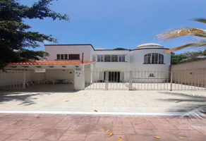 Foto de inmueble en Supermanzana 19, 77505 Cancún, Q.R., Col. Supermanzana 19 C.P. 77505, Benito Juárez
