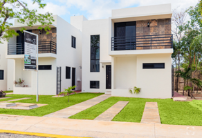 Foto de inmueble en Av. Paseo del Mayab Av. Riviera Maya Residencial Marsella 3, 77725 Playa del Carmen, Q.R. #s/n, Col. Residencial Caribe C.P. 77725, Solidaridad