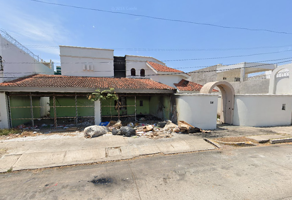 Foto de inmueble en Avenida Emilio Barragán 335 #335, Col. Lázaro Cárdenas C.P. 82040, Mazatlán