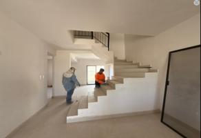 Foto de inmueble en NUEZ DE LA INDIA - Fracc Nogalera Residencial #120, Col. Villas el Refugio C.P. 35029, Gómez Palacio