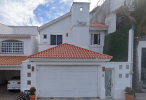Foto de inmueble en De La Ostra, Col. Sábalo Country Club C.P. 82100, Mazatlán