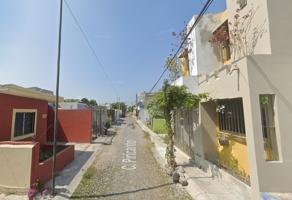 Foto de inmueble en Calle Piricanto, Col. La Albarrada C.P. 28078, Colima