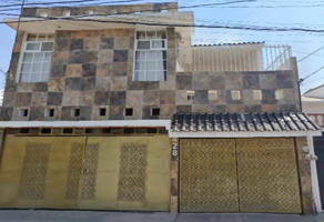 Foto de inmueble en Calle del Fuego  #428, Col. Jardines del Moral C.P. 37160, León