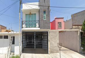 Foto de inmueble en Santiago Michac 112, Villas de Santiago, 76148 Santiago de Querétaro, Qro. #112, Col. Lomas de San Pedrito (Sección Portales) C.P. 76148, Querétaro