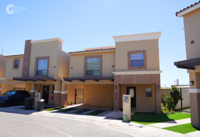 Foto de inmueble en Av. Varea, La Rioja Residencial, 21600 Mexicali, B.C., Col. La Rioja C.P. 21600, Mexicali