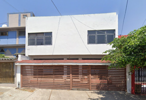 Foto de inmueble en C. Isla Madeira 3022, Jardines de La Cruz, 44950 Guadalajara, Jal. #3022, Col. Jardines de San José C.P. 44950, Guadalajara