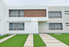 Foto de inmueble en Blvd. Juan Pablo II 1150, Kiara Residencial, 38096 Celaya, Gto. #s/n, Col. Santiago de la Cruz C.P. 38096, Celaya