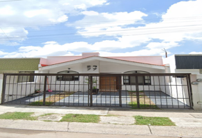 Foto de inmueble en Av. Valle de México, Jardines del Valle, 45138 Zapopan, Jal., Col. Viveros del Valle C.P. 45138, Zapopan
